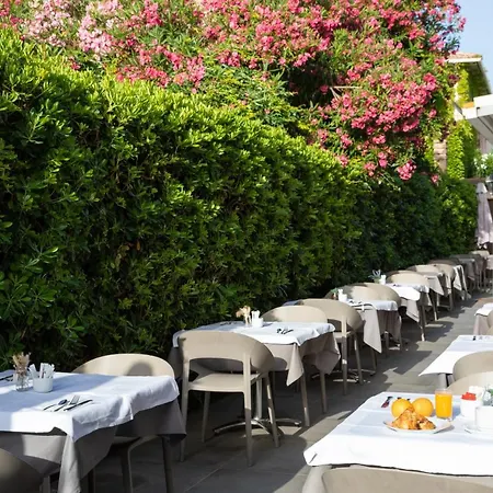 Hotel U Ricordu & Macinaggio (Corsica)
