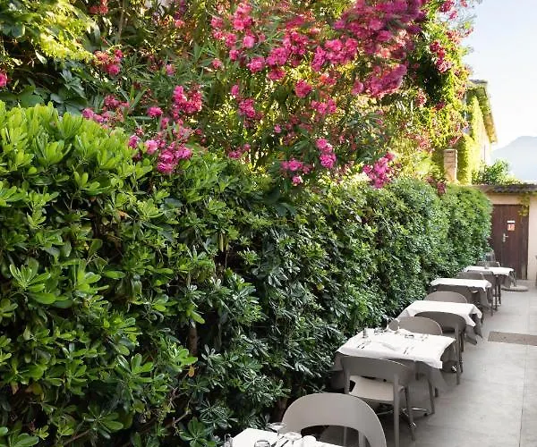 Hotel U Ricordu & Macinaggio (Corsica)